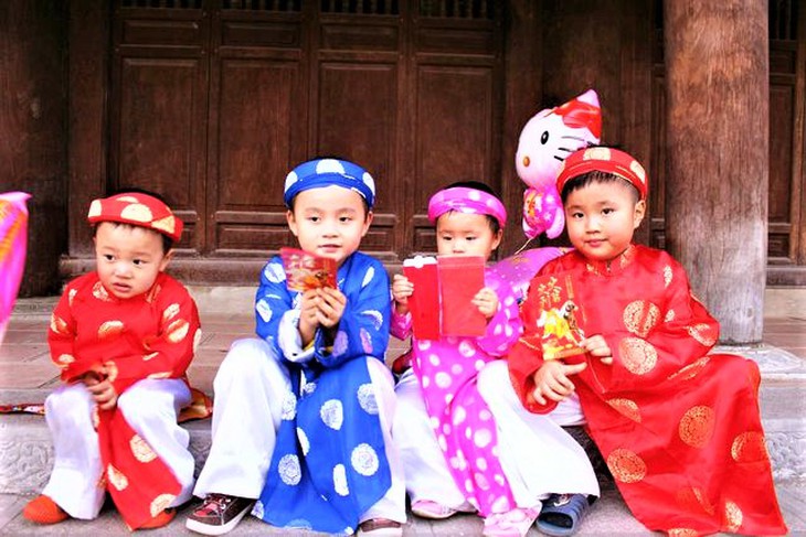 Lì xì ngày Tết có là "cái nợ"? - Ảnh 2.