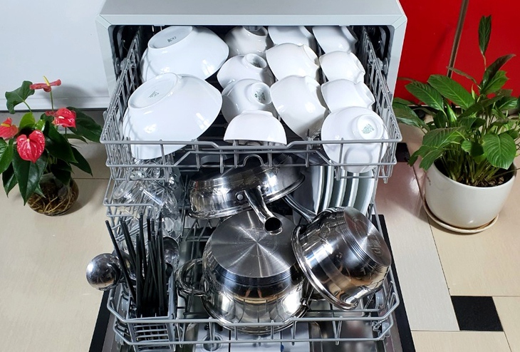 Dư lượng hóa chất sót lại trong máy rửa bát có thể gây hại cho sức khỏe đường ruột - Ảnh 1.