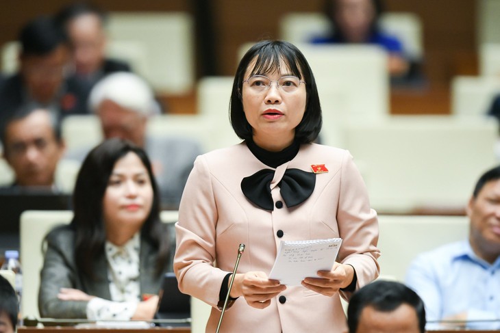 Bộ trưởng Bộ Tài chính: 'Chúng tôi nhiều khi cũng phải vì dân, nên có những lúc phải bất chấp nguyên tắc' - Ảnh 2. Bộ trưởng Bộ Tài chính: 'Chúng tôi nhiều khi cũng phải vì dân, nên có những lúc phải bất chấp nguyên tắc' - Ảnh 2.
