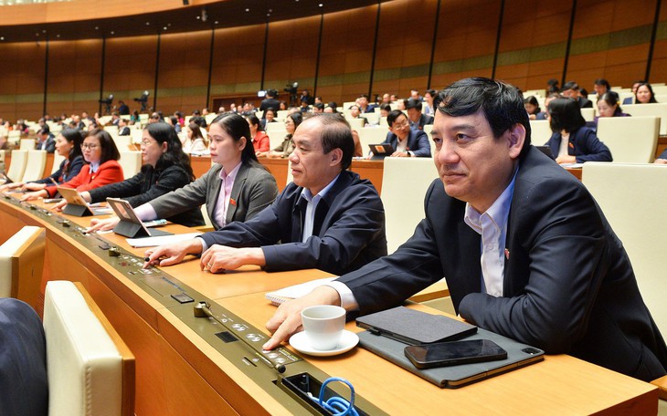 Quốc hội cho phép tiếp tục sử dụng giấy đăng ký lưu hành thuốc, nguyên liệu làm thuốc hết hiệu lực từ 1/1/2023