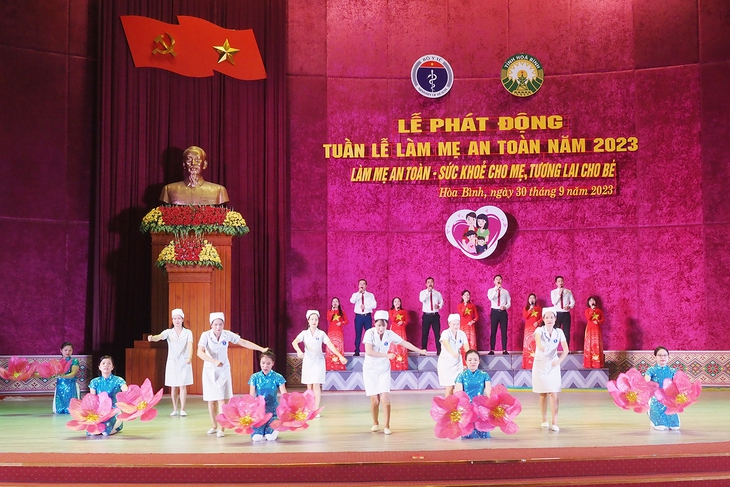 Nâng cao nhận thức, thay đổi hành vi trong chăm sóc bà mẹ và trẻ nhỏ vùng dân tộc thiểu số miền núi - Ảnh 4. Nâng cao nhận thức, thay đổi hành vi trong chăm sóc bà mẹ và trẻ nhỏ vùng dân tộc thiểu số miền núi - Ảnh 4.