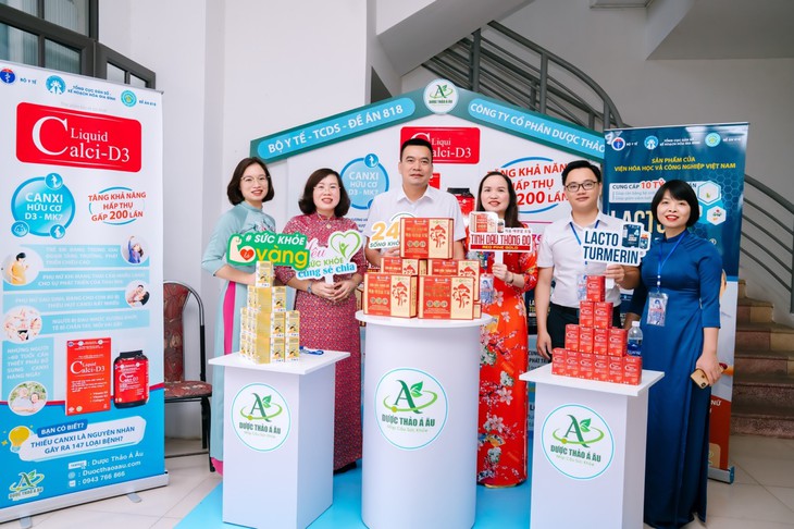 100 người cao tuổi huyện Sóc Sơn phấn khởi nhận biểu dương nhân ngày Quốc tế Người cao tuổi - Ảnh 3.