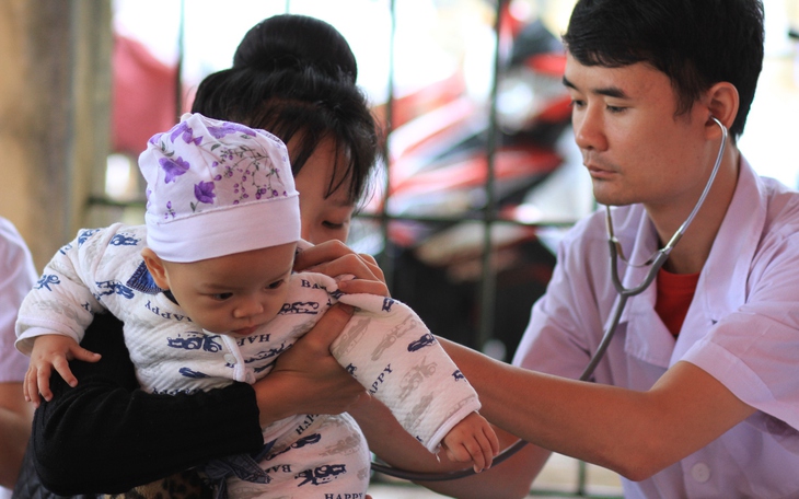 Nâng cao nhận thức, thay đổi hành vi trong chăm sóc bà mẹ và trẻ nhỏ vùng dân tộc thiểu số miền núi