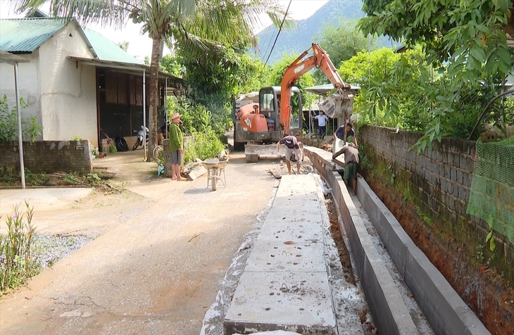 Diện mạo huyện vùng cao Quan Sơn ngày càng khởi sắc- Ảnh 1.