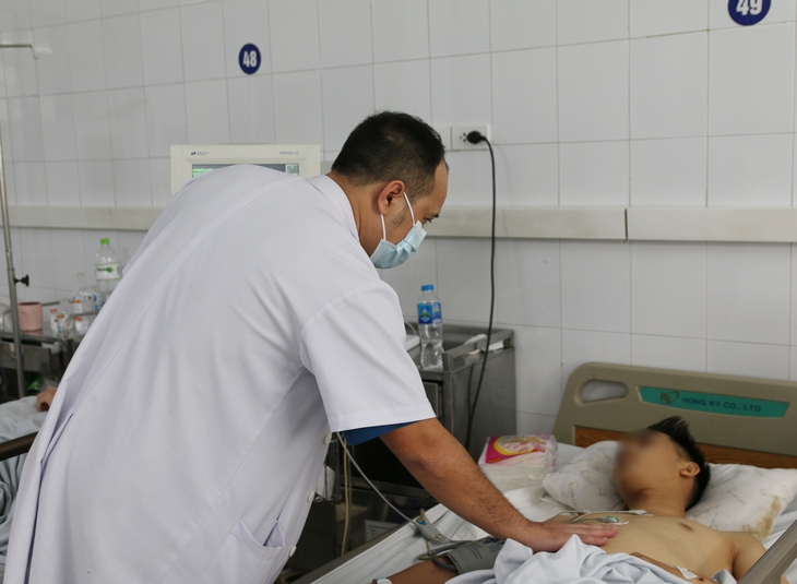 Can thiệp mạch cứu sống nam thanh niên vỡ gan độ 4, chảy máu ổ bụng - Ảnh 2.