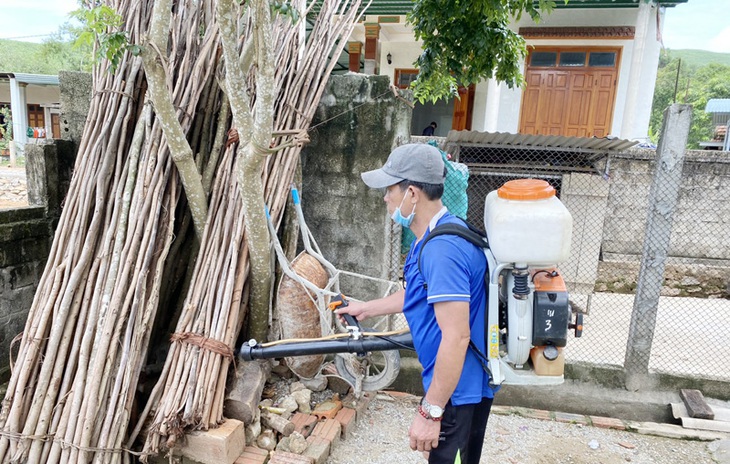 Xuất hiện một số ổ dịch sốt xuất huyết nhỏ, Quảng Bình nhanh chóng dập dịch - Ảnh 3. Xuất hiện một số ổ dịch sốt xuất huyết nhỏ, Quảng Bình nhanh chóng dập dịch - Ảnh 3.