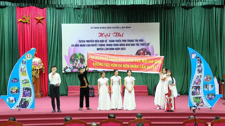 Người phụ nữ dân tộc Dao và quyết tâm bài trừ nạn tảo hôn, hôn nhân cận huyết thống - Ảnh 2.