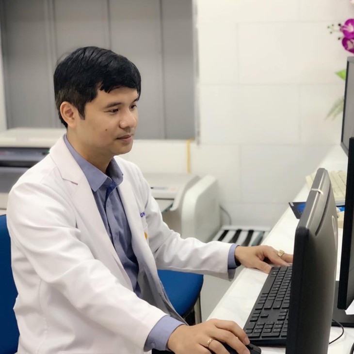 Người bác sĩ thấu hiểu tâm lý bệnh nhân! - Ảnh 2.