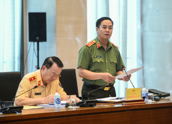 Nhiều chuyên gia phân tích quy định lái xe kinh doanh vận tải không chạy quá 8h/ngày là bất hợp lý - Ảnh 3. Nhiều chuyên gia phân tích quy định lái xe kinh doanh vận tải không chạy quá 8h/ngày là bất hợp lý - Ảnh 3.