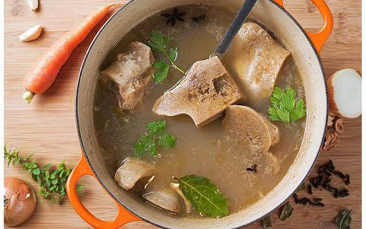 Nước hầm xương có chứa collagen không?