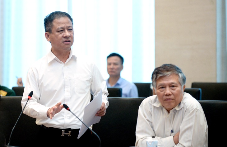 Nhiều chuyên gia phân tích quy định lái xe kinh doanh vận tải không chạy quá 8h/ngày là bất hợp lý - Ảnh 1. Nhiều chuyên gia phân tích quy định lái xe kinh doanh vận tải không chạy quá 8h/ngày là bất hợp lý - Ảnh 1.