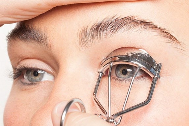 Rụng lông mi do mascara, cách nào khắc phục? - Ảnh 1. Rụng lông mi do mascara, cách nào khắc phục? - Ảnh 1.