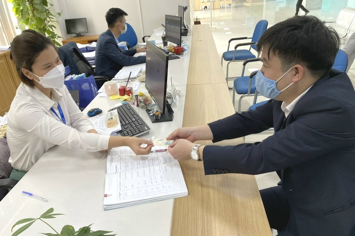 Hoàn thiện chính sách tiền lương mới để khắc phục tình trạng công chức, viên chức nghỉ việc - Ảnh 1. Hoàn thiện chính sách tiền lương mới để khắc phục tình trạng công chức, viên chức nghỉ việc - Ảnh 1.