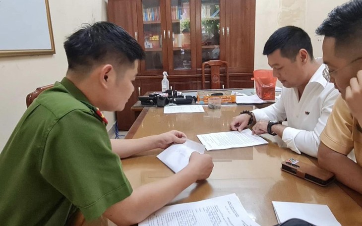 Khởi tố tài xế vi phạm nồng độ cồn giả danh nhà báo