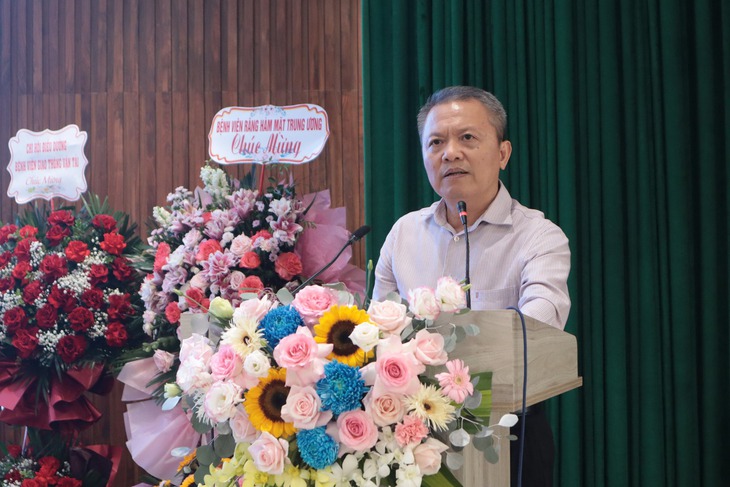 Bác sĩ giỏi 'kéo' người bệnh đến bệnh viện, điều dưỡng là người 'giữ chân' bệnh nhân
- Ảnh 1. Bác sĩ giỏi 'kéo' người bệnh đến bệnh viện, điều dưỡng là người 'giữ chân' bệnh nhân
- Ảnh 1.