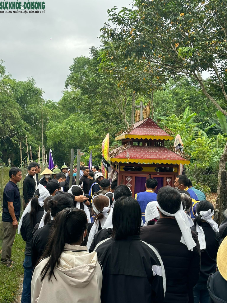 Thông tin mới vụ mẹ con sản phụ tại Quảng Bình tử vong sau đêm chờ sinh - Ảnh 3.