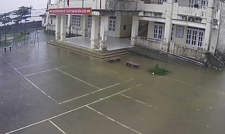 Mưa lớn, hàng nghìn học sinh ở Quảng Trị và Thừa Thiên Huế phải nghỉ học - Ảnh 1. Mưa lớn, hàng nghìn học sinh ở Quảng Trị và Thừa Thiên Huế phải nghỉ học - Ảnh 1.