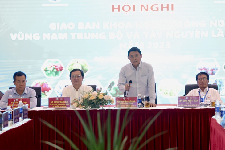 Đắk Lắk tăng trưởng cao kỷ lục nhờ ứng dụng đổi mới công nghệ trong sản xuất - Ảnh 2. Đắk Lắk tăng trưởng cao kỷ lục nhờ ứng dụng đổi mới công nghệ trong sản xuất - Ảnh 2.