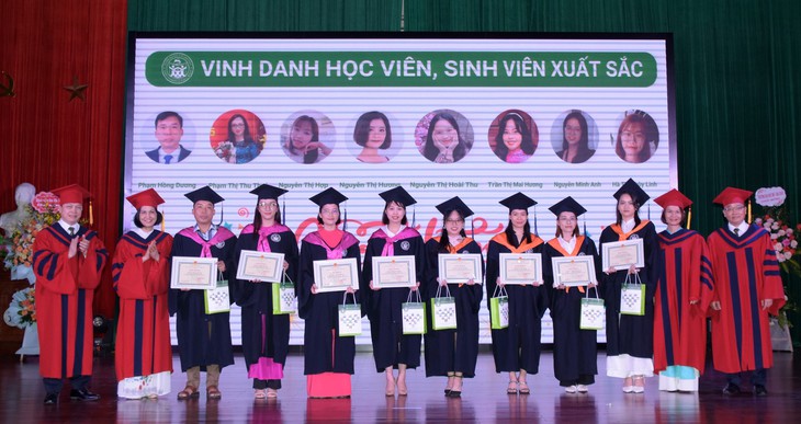 Đồng hành cùng sinh viên để truyền tải kiến thức, góp phần nâng cao chất lượng đội ngũ ngành y tế - Ảnh 2. Đồng hành cùng sinh viên để truyền tải kiến thức, góp phần nâng cao chất lượng đội ngũ ngành y tế - Ảnh 2.