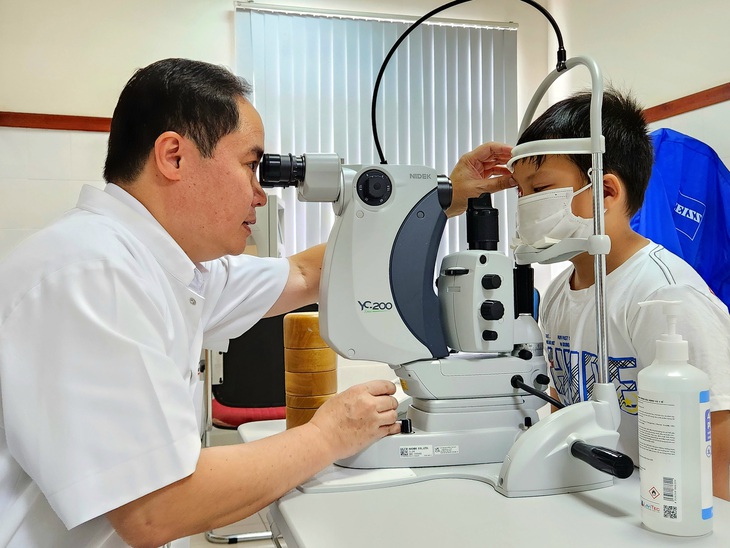 Phòng bệnh viêm kết mạc mùa xuân- Ảnh 1.