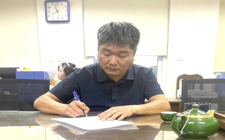 Công an Hà Nội thông tin khởi tố Phó Chủ tịch UBND phường Xuân Đỉnh - Ảnh 1.