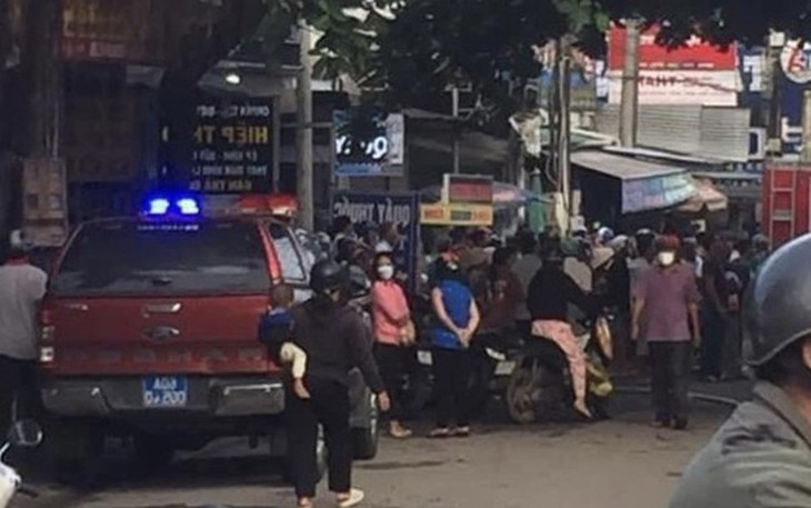 Bạn gái muốn chia tay, người đàn ông tẩm xăng lên người cả hai tự thiêu