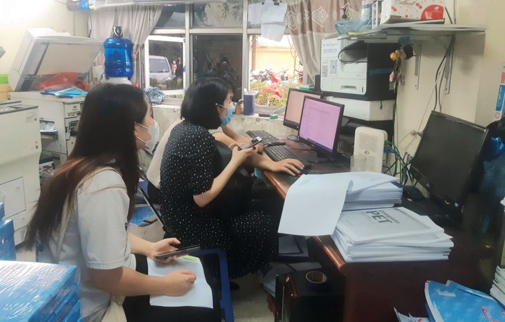 Thản nhiên mua bán giáo trình photo tại các trường đại học - Ảnh 1. Thản nhiên mua bán giáo trình photo tại các trường đại học - Ảnh 1.