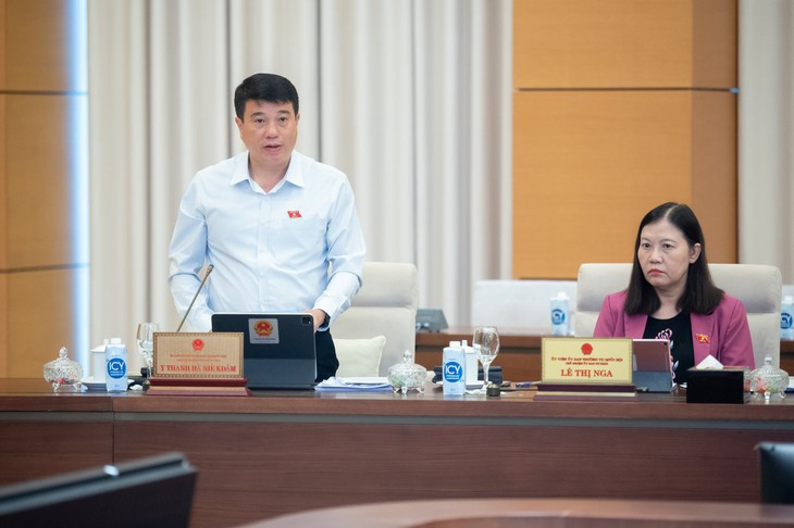 Cải cách tiền lương gắn với nâng cao chất lượng, trách nhiệm đội ngũ cán bộ, công chức - Ảnh 3. Cải cách tiền lương gắn với nâng cao chất lượng, trách nhiệm đội ngũ cán bộ, công chức - Ảnh 3.