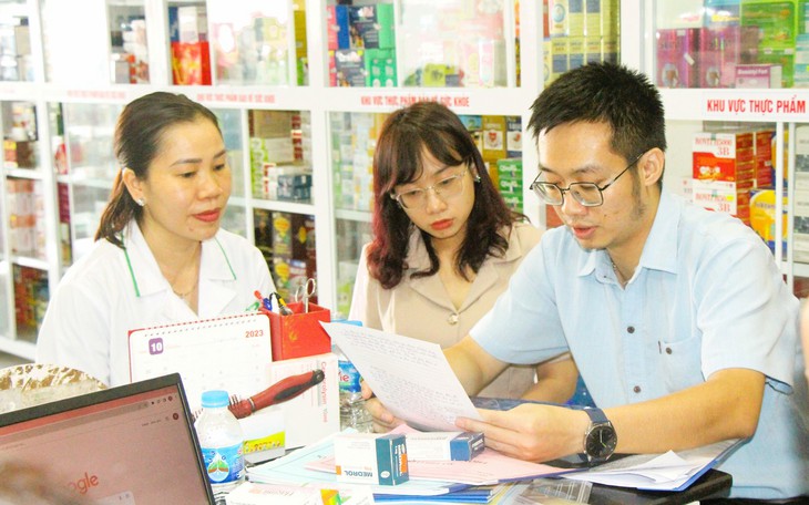 Tước quyền sử dụng chứng chỉ hành nghề một số nhà thuốc vi phạm trong lĩnh vực y tế