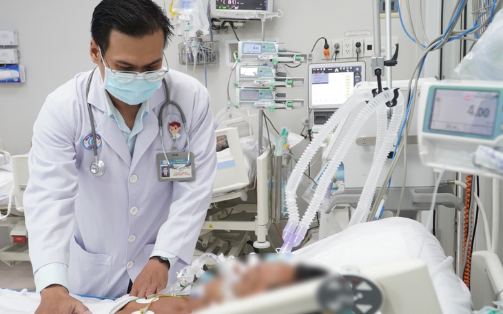 Bệnh viện Chợ Rẫy thông tin về sức khoẻ người anh trong vụ ‘2 mẹ con tử vong nghi ngộ độc sữa ở Tiền Giang’
