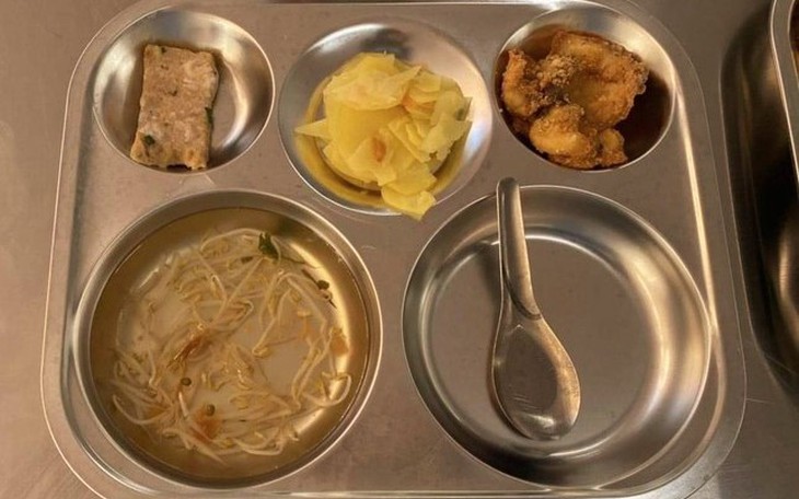 Suất ăn bán trú tại Trường THCS Yên Nghĩa chỉ có vài món lèo tèo: Phòng GD&ĐT kiểm tra đột xuất