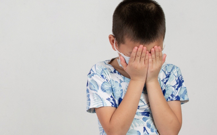 Bé trai 2 tuổi phải cắt bỏ tinh hoàn sau cơn đau nhói vùng bìu