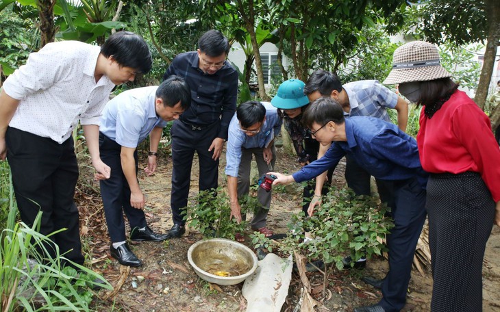 Dù mưa lũ ngập lụt, Hà Tĩnh không để dịch bệnh bùng phát