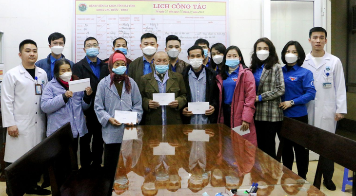 Công tác xã hội trong các cơ sở y tế Hà Tĩnh: Mang yêu thương đến với người bệnh - Ảnh 2. Công tác xã hội trong các cơ sở y tế Hà Tĩnh: Mang yêu thương đến với người bệnh - Ảnh 2.