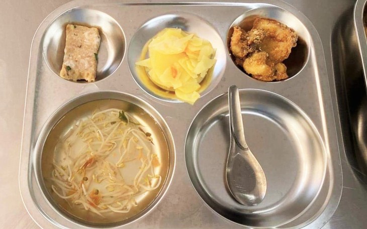 Trường THCS Yên Nghĩa giải trình suất ăn bán trú chỉ ‘vài món lèo tèo’