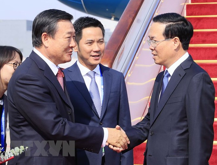 Chủ tịch nước bắt đầu tham dự Diễn đàn “Vành đai và Con đường” - Ảnh 4. Chủ tịch nước bắt đầu tham dự Diễn đàn “Vành đai và Con đường” - Ảnh 4.