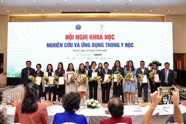 Ứng dụng công nghệ ctDNA nhận được nhiều quan tâm tại hội nghị khoa học của Tổng hội Y học - Ảnh 1. Ứng dụng công nghệ ctDNA nhận được nhiều quan tâm tại hội nghị khoa học của Tổng hội Y học - Ảnh 1.