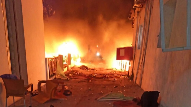 Vụ nổ bệnh viện ở Gaza khiến hàng trăm người thiệt mạng, Hamas và Israel đổ lỗi cho nhau   - Ảnh 1.