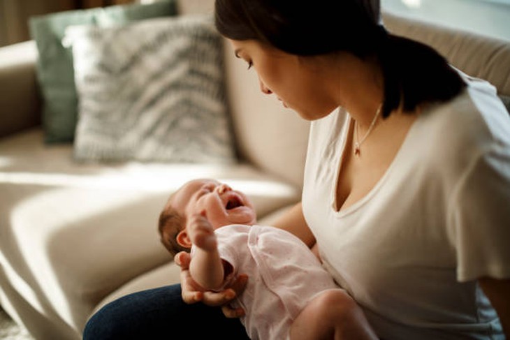 Vì sao viêm tai giữa ở trẻ hay tái phát - Ảnh 1.