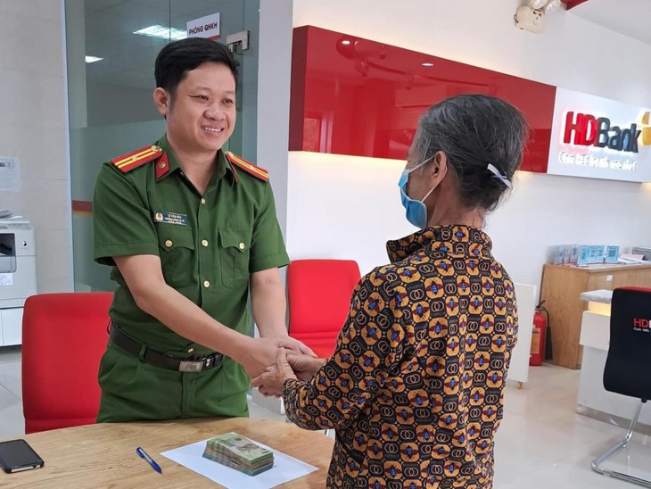Nhiều người già ở Hà Tĩnh bị kẻ xấu gọi điện lừa đảo yêu cầu chuyển tiền - Ảnh 1.