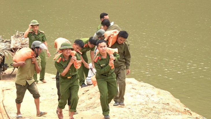 Nụ cười trong những căn nhà tình nghĩa ở vùng biên Nghệ An - Ảnh 7.
