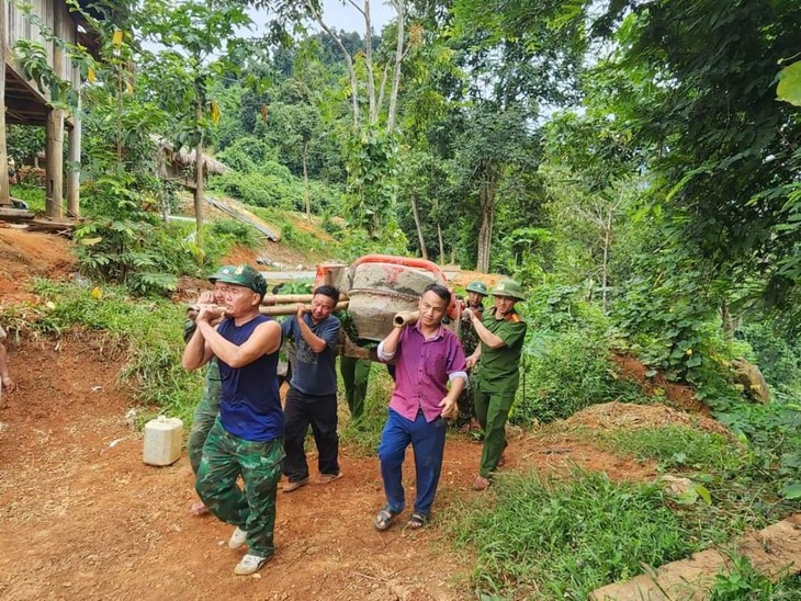 Nụ cười trong những căn nhà tình nghĩa ở vùng biên Nghệ An - Ảnh 4.