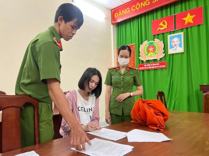 Điểm danh những tật xấu khiến 'nữ hoàng nội y' Ngọc Trinh trở thành tâm điểm chú ý - Ảnh 1. Điểm danh những tật xấu khiến 'nữ hoàng nội y' Ngọc Trinh trở thành tâm điểm chú ý - Ảnh 1.