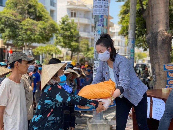 Sống khỏe đẹp để làm nên giá trị cộng đồng thiết thực cùng Laura Sunshine - Ảnh 2. Sống khỏe đẹp để làm nên giá trị cộng đồng thiết thực cùng Laura Sunshine - Ảnh 2.