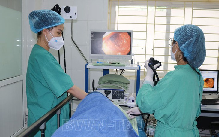 Nôn ra máu, người bệnh bất ngờ được phát hiện vỡ tĩnh mạch dạ dày nguy kịch