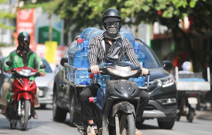 Miền Bắc oi bức trước khi đón không khí lạnh - Ảnh 2.