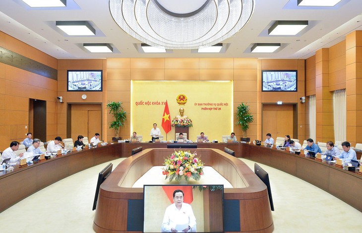 Phải chặt chẽ hơn trong quy định hưởng chế độ BHXH 1 lần - Ảnh 1.