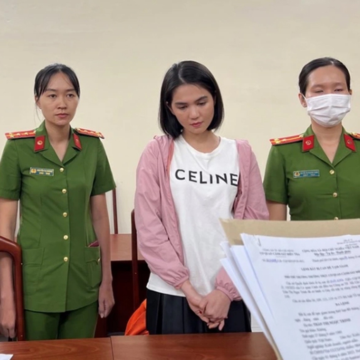 Ngọc Trinh bị bắt, khán giả tò mò phản ứng của 'ông bầu' Vũ Khắc Tiệp - Ảnh 2. Ngọc Trinh bị bắt, khán giả tò mò phản ứng của 'ông bầu' Vũ Khắc Tiệp - Ảnh 2.