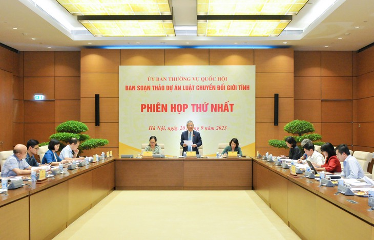Tiếp tục hoàn thiện các quy định, chính sách trong quá trình xây dựng dự án Luật Chuyển đổi giới tính - Ảnh 3. Tiếp tục hoàn thiện các quy định, chính sách trong quá trình xây dựng dự án Luật Chuyển đổi giới tính - Ảnh 3.