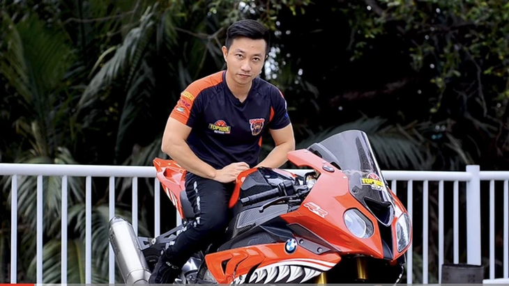 Trần Xuân Đông - thầy dạy lái mô tô của Ngọc Trinh vừa bị bắt là ai?  - Ảnh 1.